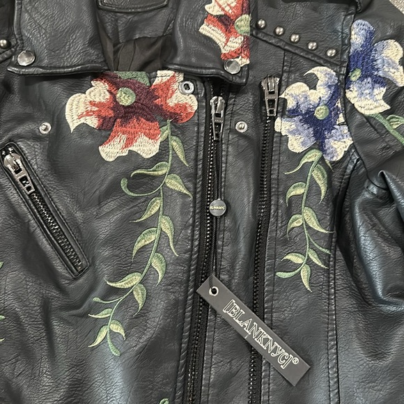 NWT - NYC Black Floral Embroidered Studded Vegan Faux Leather Moto Jacket - S - Picture 3 of 12
